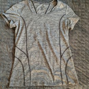 3/$12 NWOT Reebok lightweight shirt